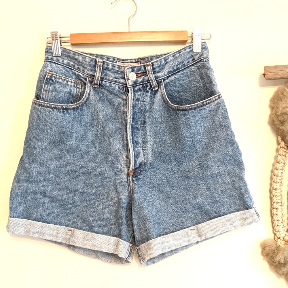 Guess Vintage 90s 80s Button Fly High Rise Shorts Women’s size 30